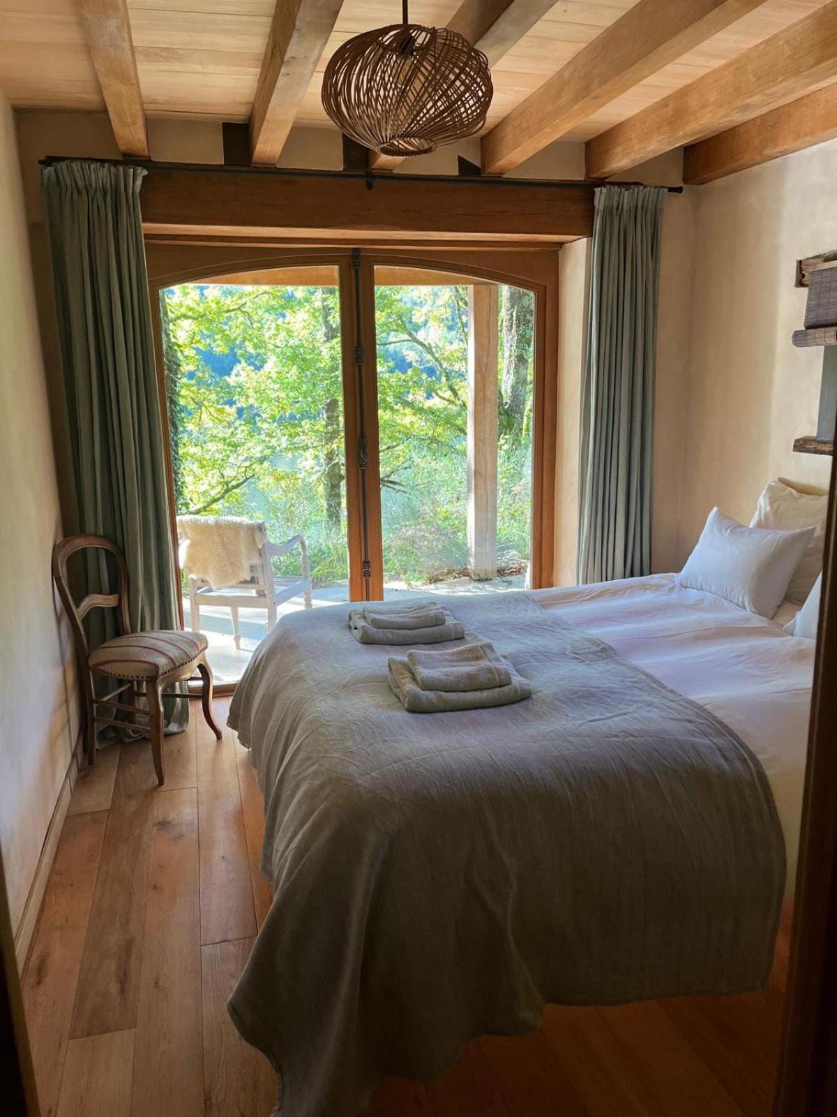 Lake House I // Alauzet Ecolodge + Nature Spa Castelnau-de-Mandailles Exteriör bild